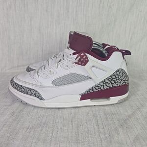 JORDAN SPIZIKE LOW WHITE AND RED/MAROON PRISTINE CONDITION SIZE 8